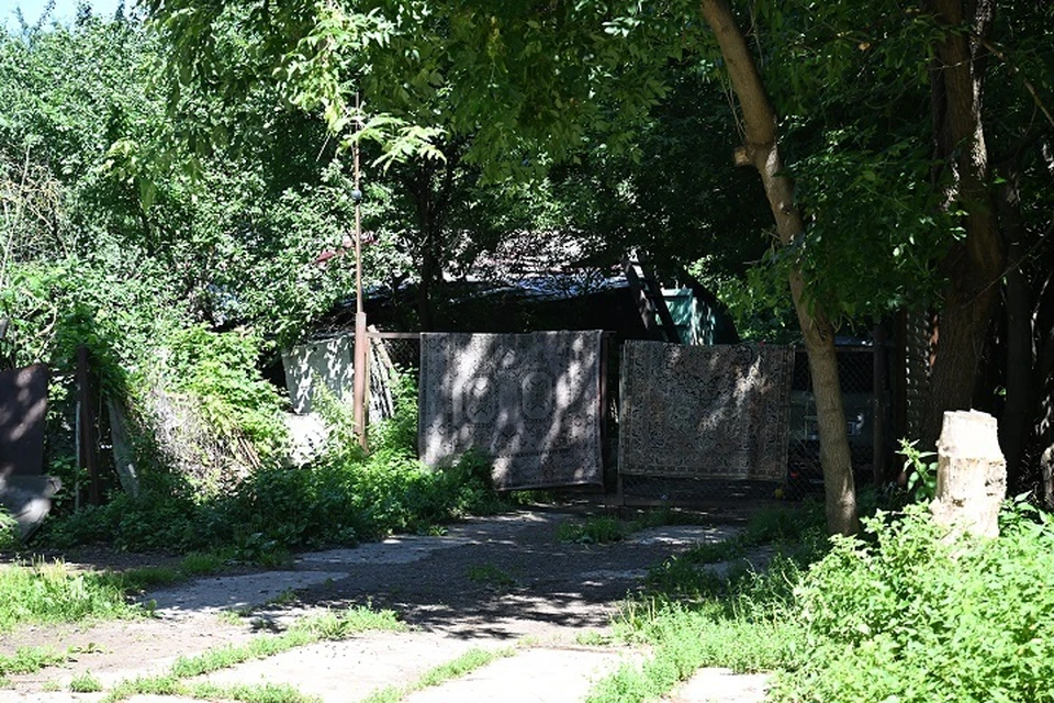 Преступник проник в частный дом и убил хозяина.