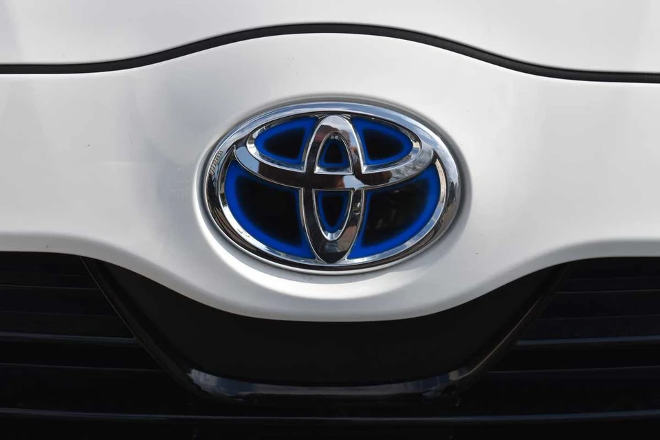 В России появилась в продаже новая недорогая семиместная Toyota японской сборки. Stoqliq / Shutterstock.com / Fotodom.
