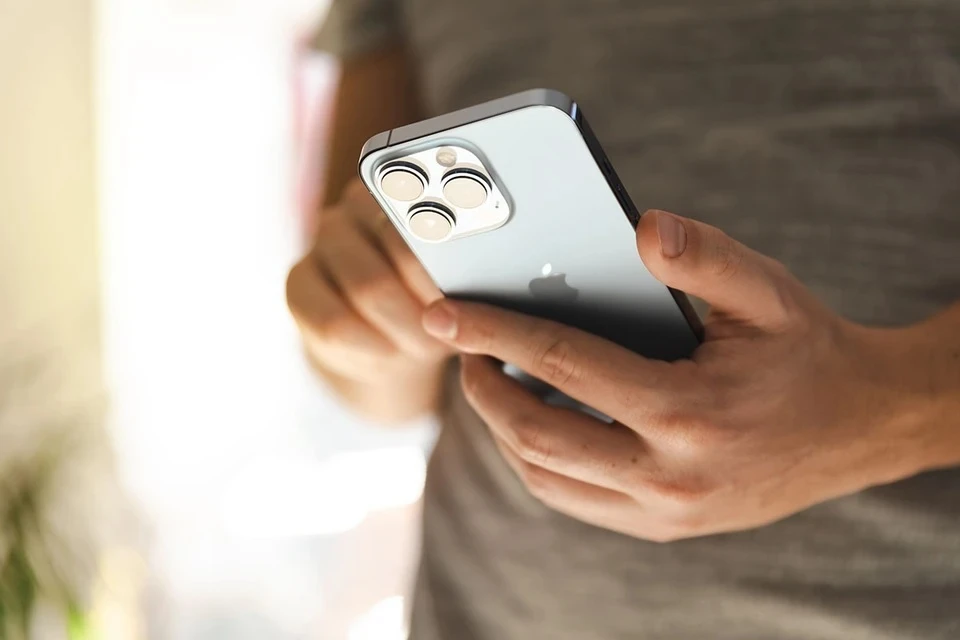 IT-эксперт предсказал реакцию россиян на политику компании Apple Фото: Shutterstock / FOTODOM / guteksk7