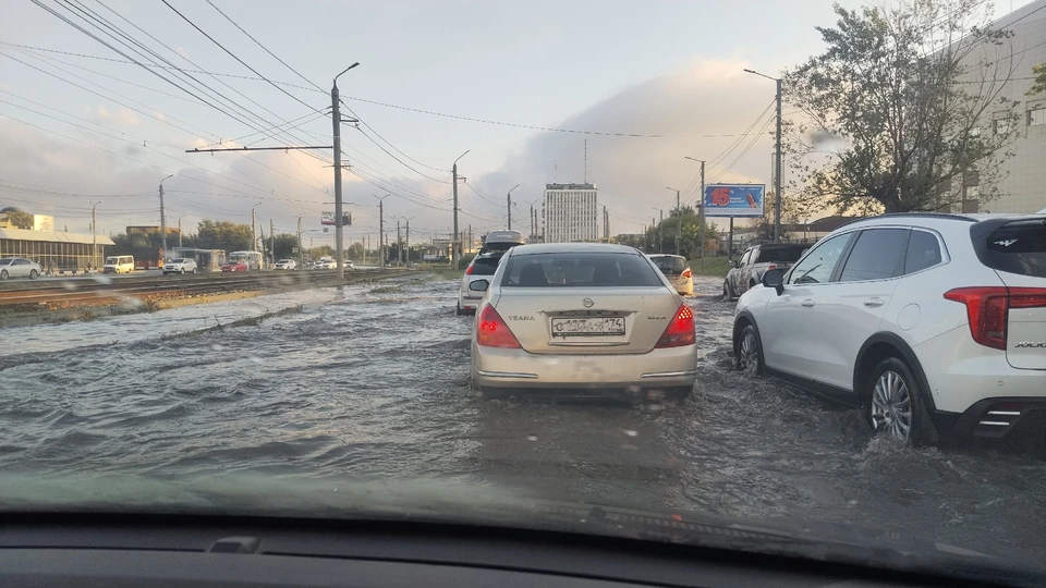 Читатели КП делятся фото затопленных дорог.