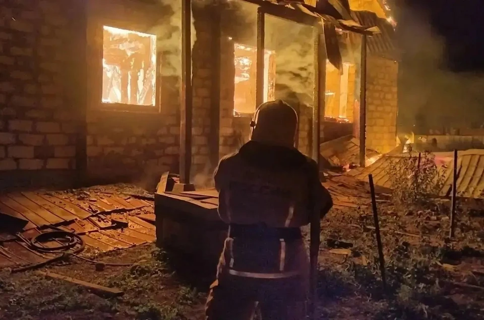 В сгоревшем доме проживали родители и четыре несовершеннолетних ребенка