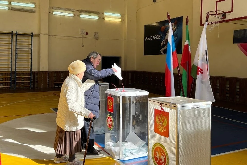 Будут избираться депутаты, как в органы местного самоуправления, так и в Госсовет республики, а также в Госдуму.