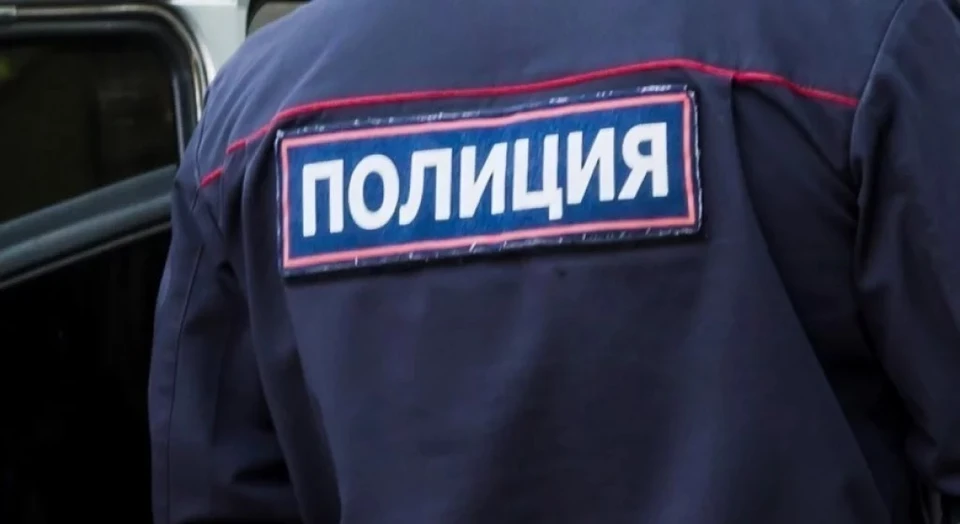 Пострадали двое полицейских.