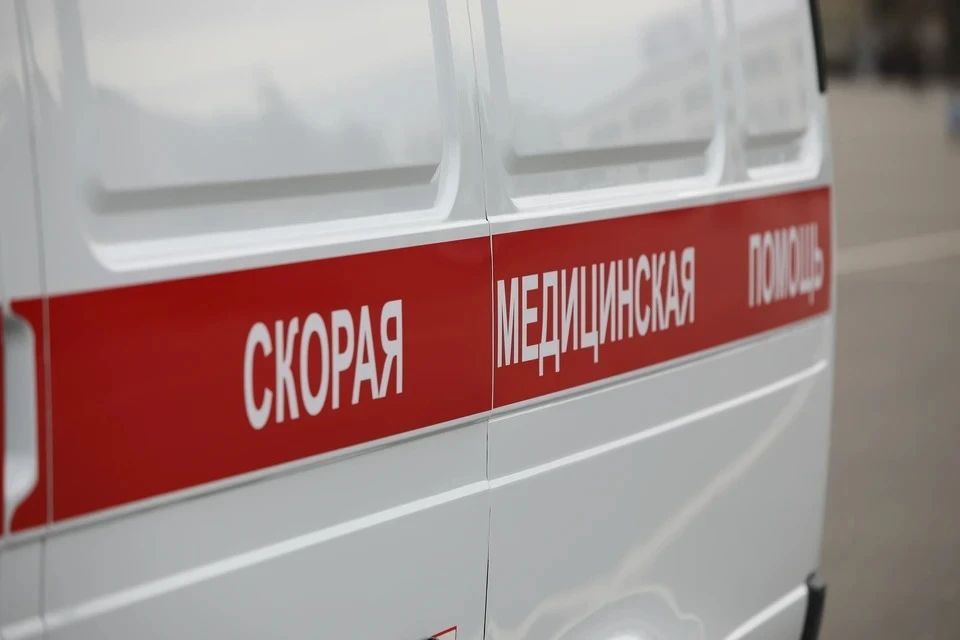 Двухлетняя девочка выпала из окна на пятом этаже в Кирове и погибла