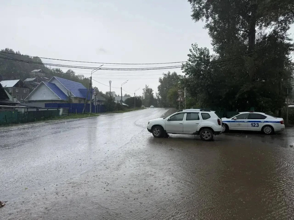 С ушибом ноги пострадавшую доставили в республиканскую больницу
