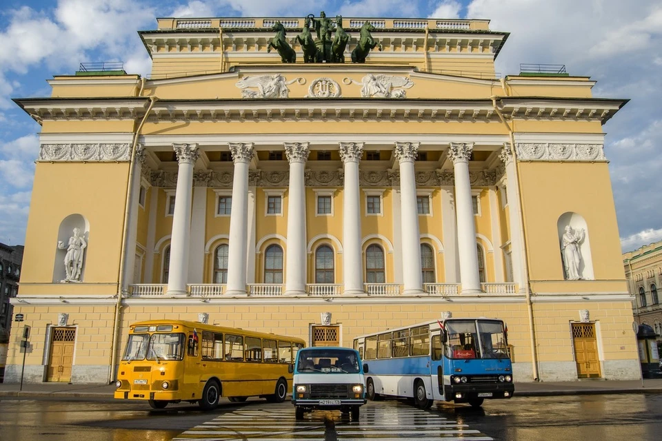 По улицам города вот уже 100 лет курсируют разные транспортные средства для удобства перевозки пассажиров. Фото: Пресс-служба «Пассажиравтотранс».