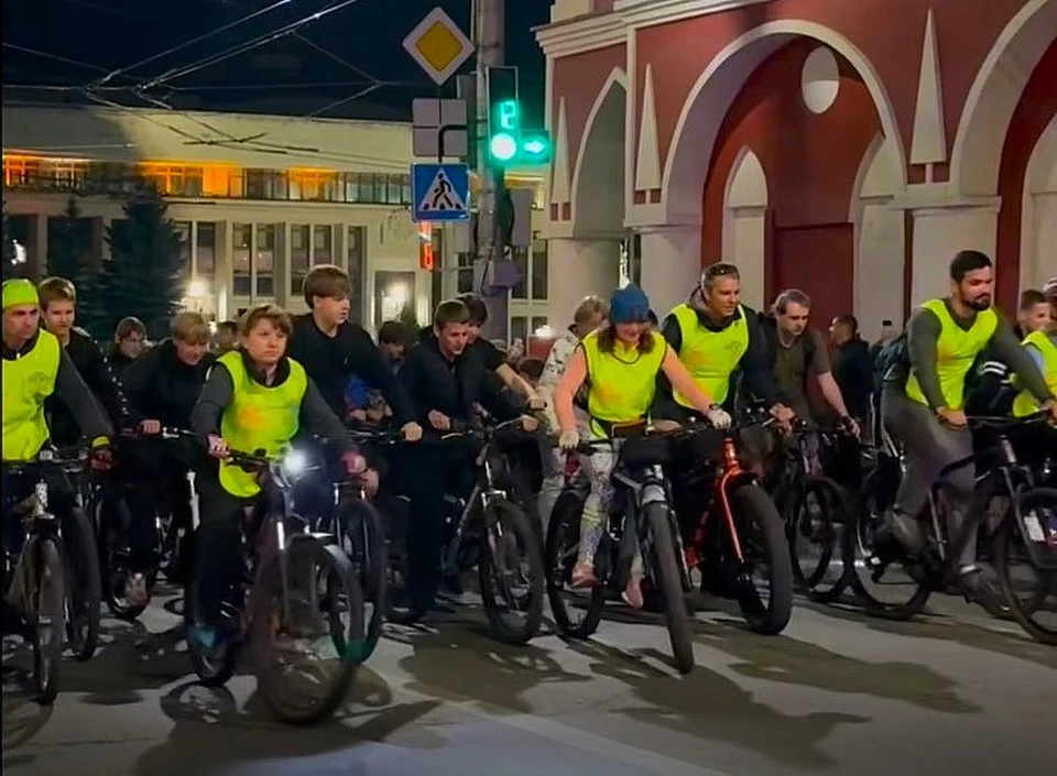 Калужане вышли на ночной велопробег.