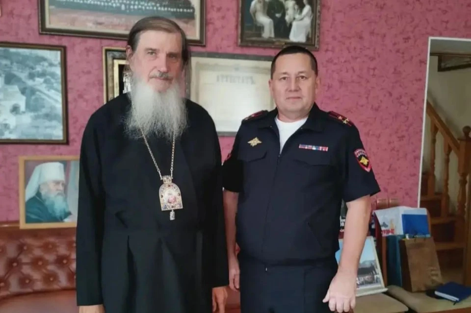 Главный Госавтоинспектор Оренбуржья Раим Рафиков провел встречу с митрополитом Оренбургским и Саракташским Петром. Фото: Оренбургская госавтоинспекция