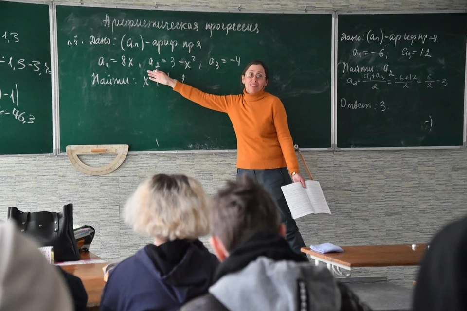 Накануне нового учебного года в соцсетях появилось видеосообщение от губернатора Воронежской области о сокращении штата учителей на 30%.
