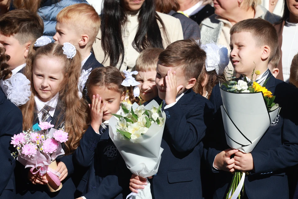 Линейка в честь Дня знаний в Барнауле