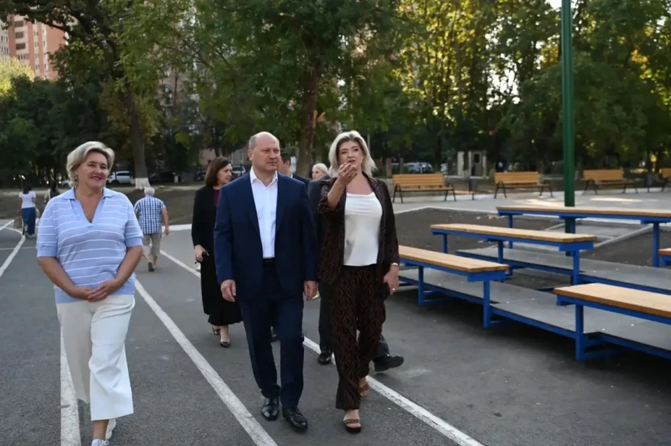 Глава Ростова осмотрел обновленный спорткомплекс лицея № 103. Фото: администрация Ростова