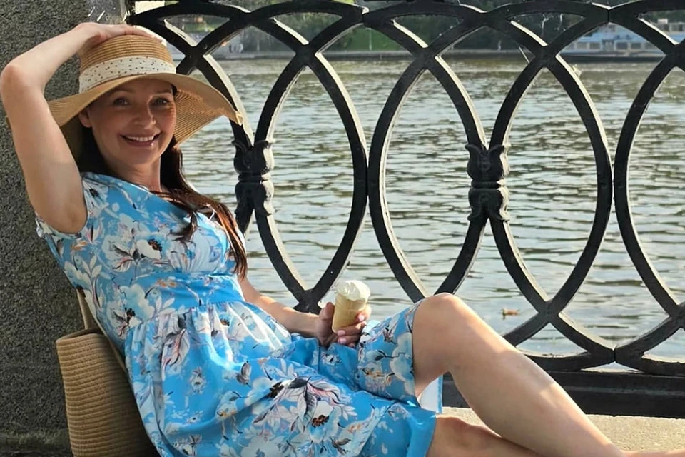 Звезда сериалов Наталия Антонова поделилась в своем блоге, как за неделю похудела на 6 кило на сельдереевом супе.