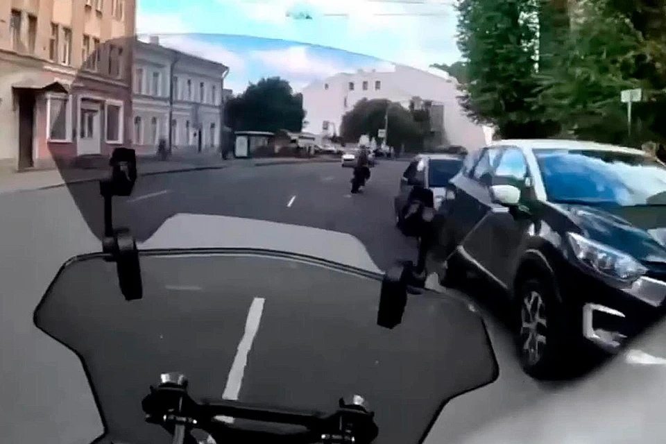 Подросток пытался удрать от полиции. Фото: кадр из видео.