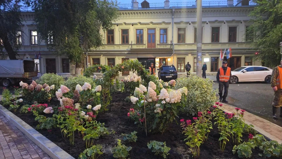По задумке авторов, декоративные клумбы стали музеем под открытым небом.