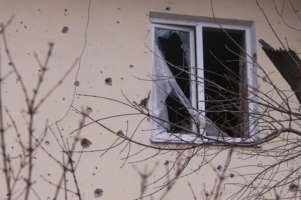В поселке городского типа Днепряны Новокаховского городского округа зафиксированы разрушения жилого сектора после удара беспилотного летательного аппарата ВСУ