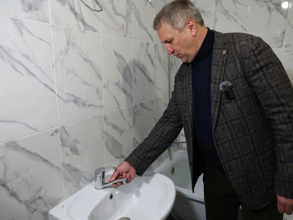Иван Носков осмотрел квартиры, которые закупили для детей-сирот / Фото: max.ru/club_ivan_noskov