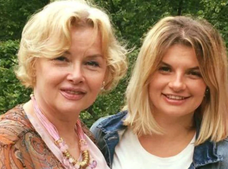 Тамара Акулова похоронила 46-летнюю дочь Анну Шерлинг