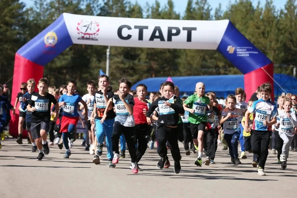 1400 жителей Дзержинска присоединились к «Кроссу нации». ФОТО: Соцсети Михаила Клинкова.