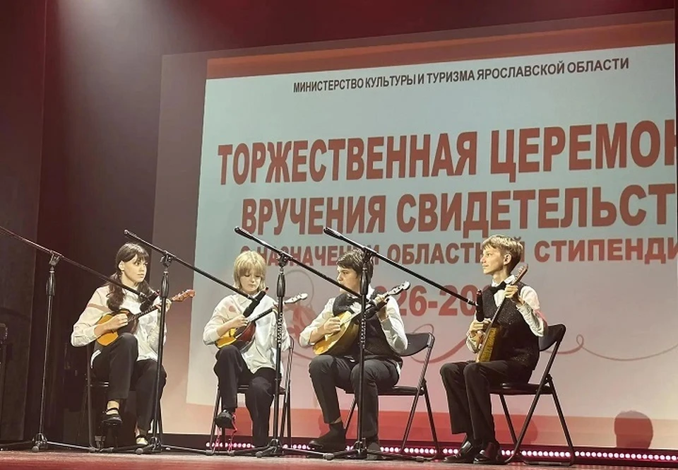 Сертификаты вручили в торжественной обстановке.