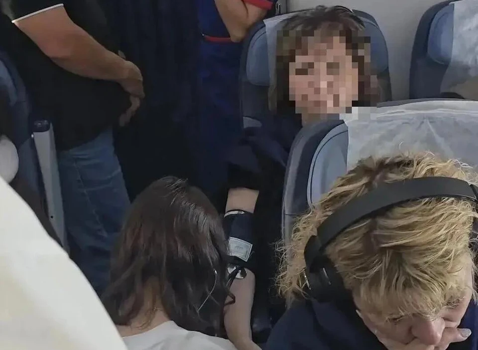 Будущие врачи стабилизировали состояние пассажиров в полете. Фото: max.ru/id2309053058_gos