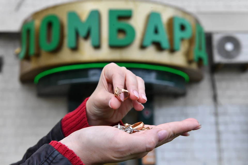 Украденное девушка моментально сдала в ломбард