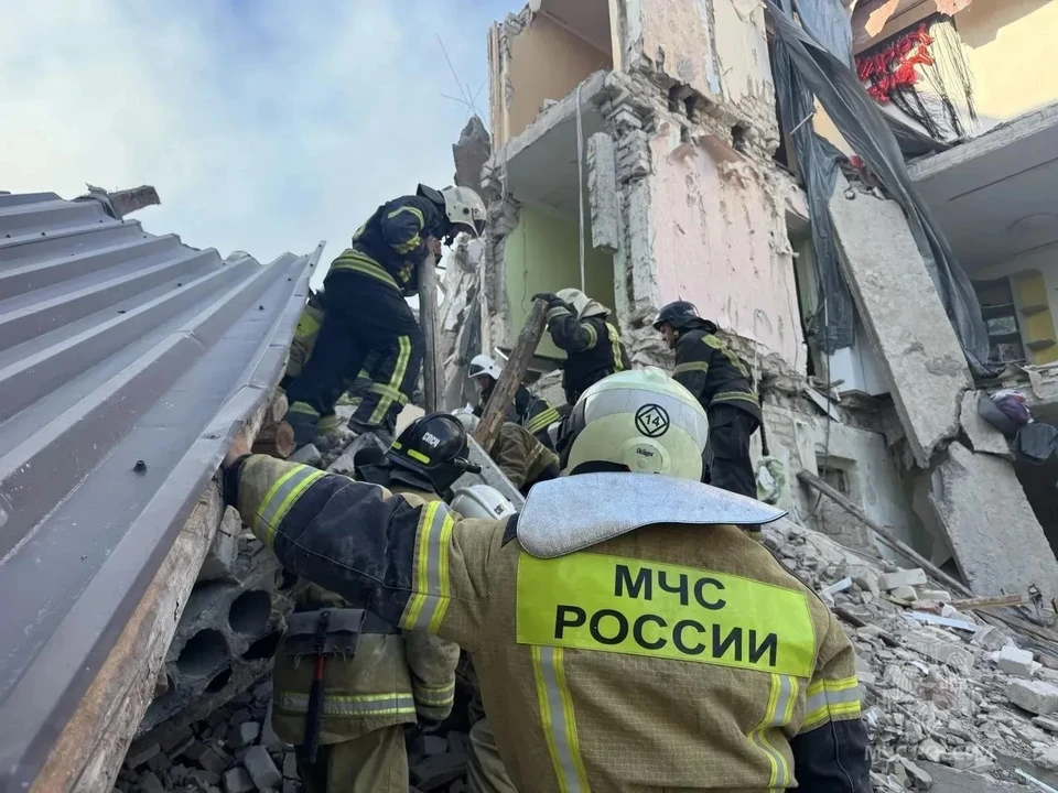 За сутки в ЛНР ликвидировали 11 пожаров. ФОТО: МЧС России