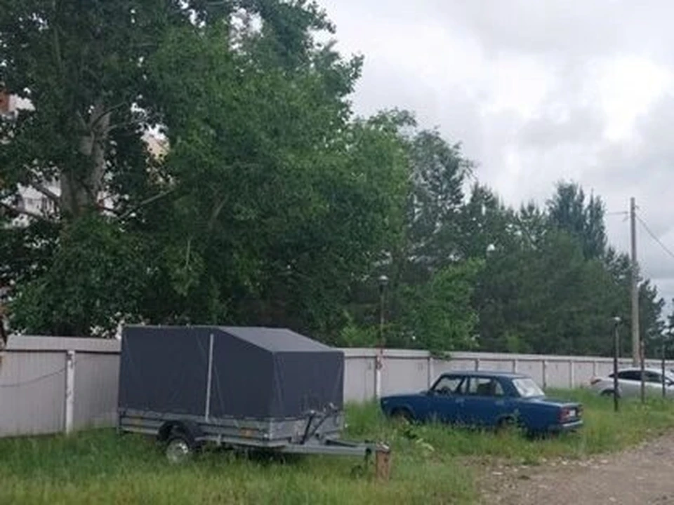 В Заволжье Ульяновска демонтируют незаконные шлагбаум и ограждение. ФОТО: администрация Ульяновска