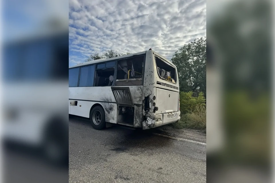 Автобус пострадал при атаке дрона ВСУ. Фото: Евгений Балицкий/МАХ