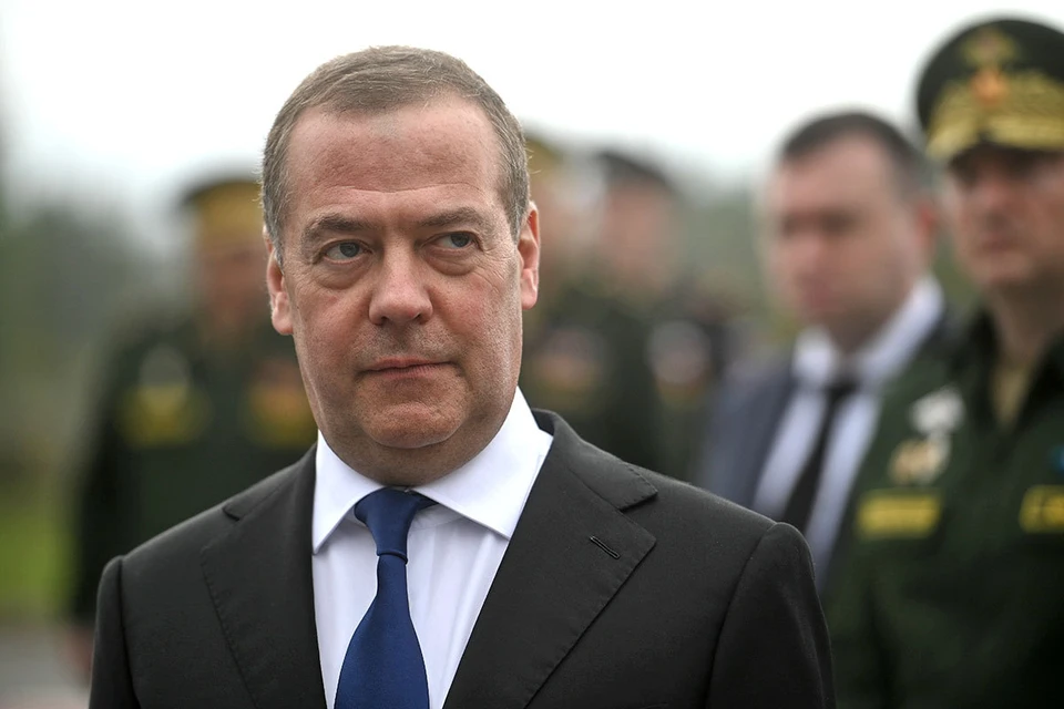 Дмитрий Медведев уверен, что визы и приглашения не спасут россиян от ареста в европейских странах