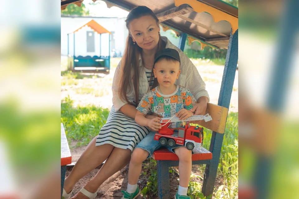 Юлии с сыном Вовой пришлось пережить много трудностей в борьбе за его здоровье. Фото предоставлено Юлией Первушиной.