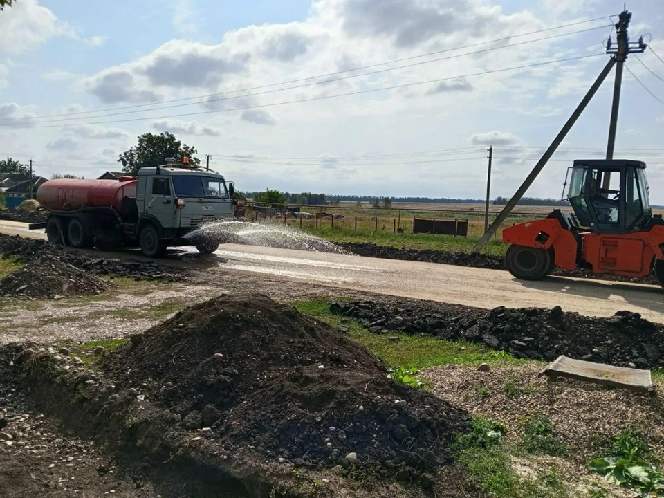 В Новоалександровском округе Ставрополья ремонтируют дорогу на улице Заречной. Фото: администрация Новоалександровского округа