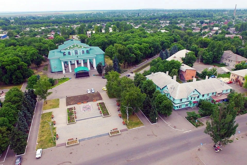 В 1953 году бывший хутор Доброполье официально стал городом с населением 25 тысяч человек