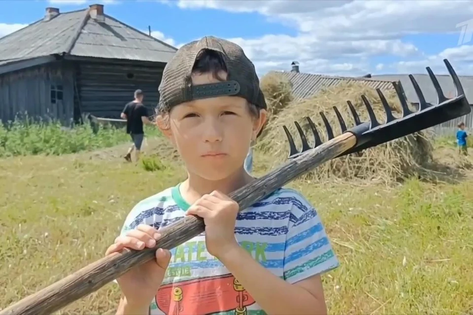 Вова Епанов записал свой вопрос на видео. Скриншот видео Первого канала.