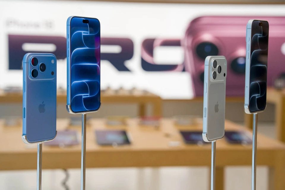 Украденные из магазина Apple в Лилле смартфоны заблокировали. Фото: Vernon Yuen/Keystone Press Agency/Global Look Press
