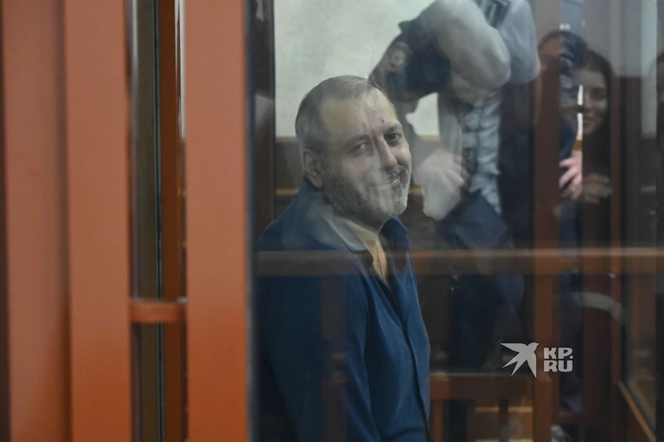 По версии силовиков, Георгий Акоев «грел» зоны и контролировал общак.