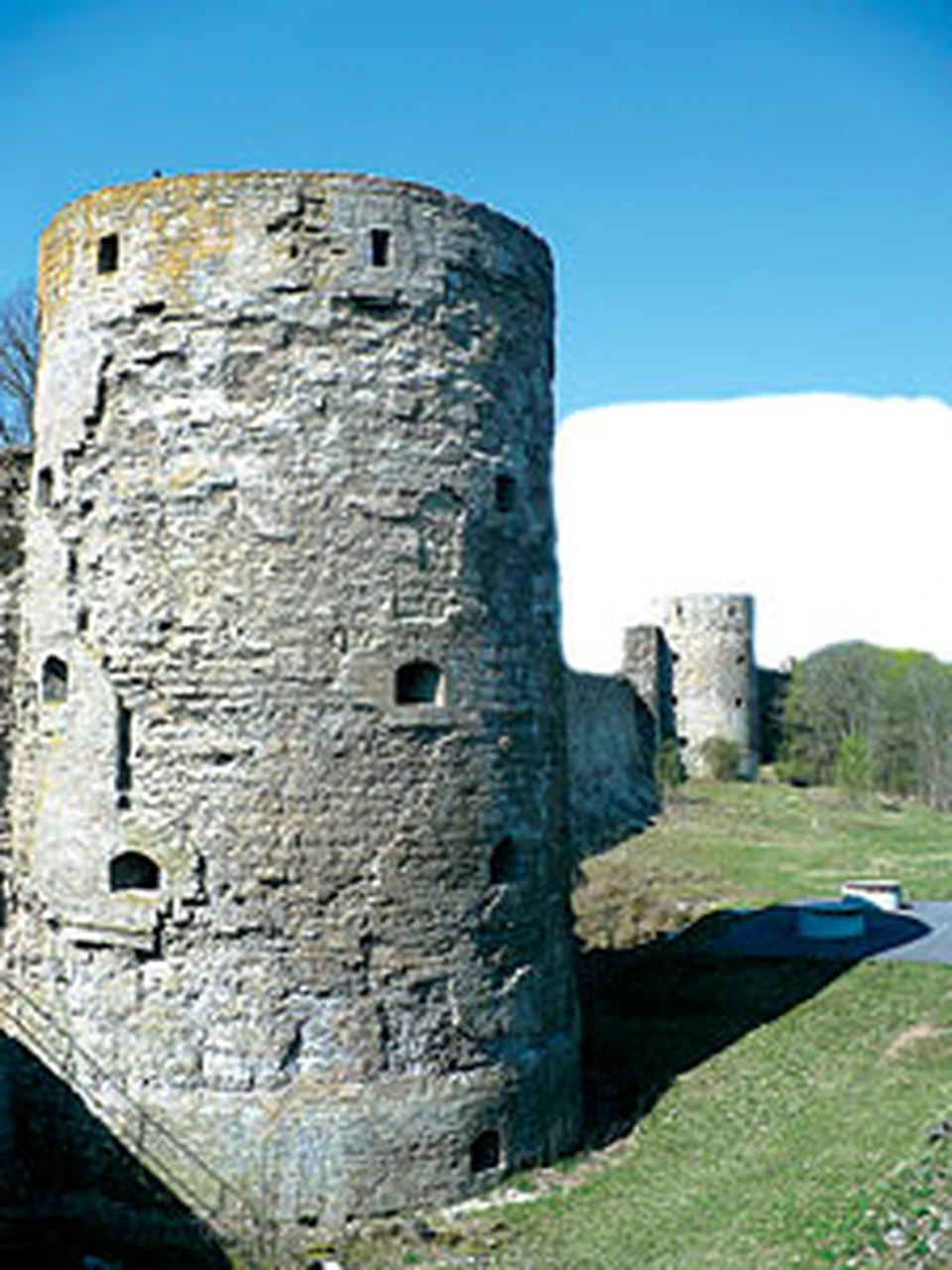 Общая длина стен крепости около 500 метров.