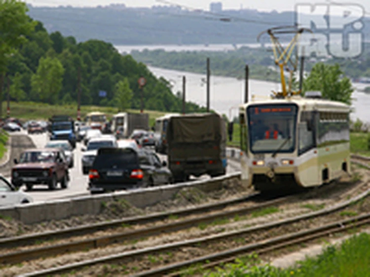 Автобусы с Молитовского моста отправят на метромост