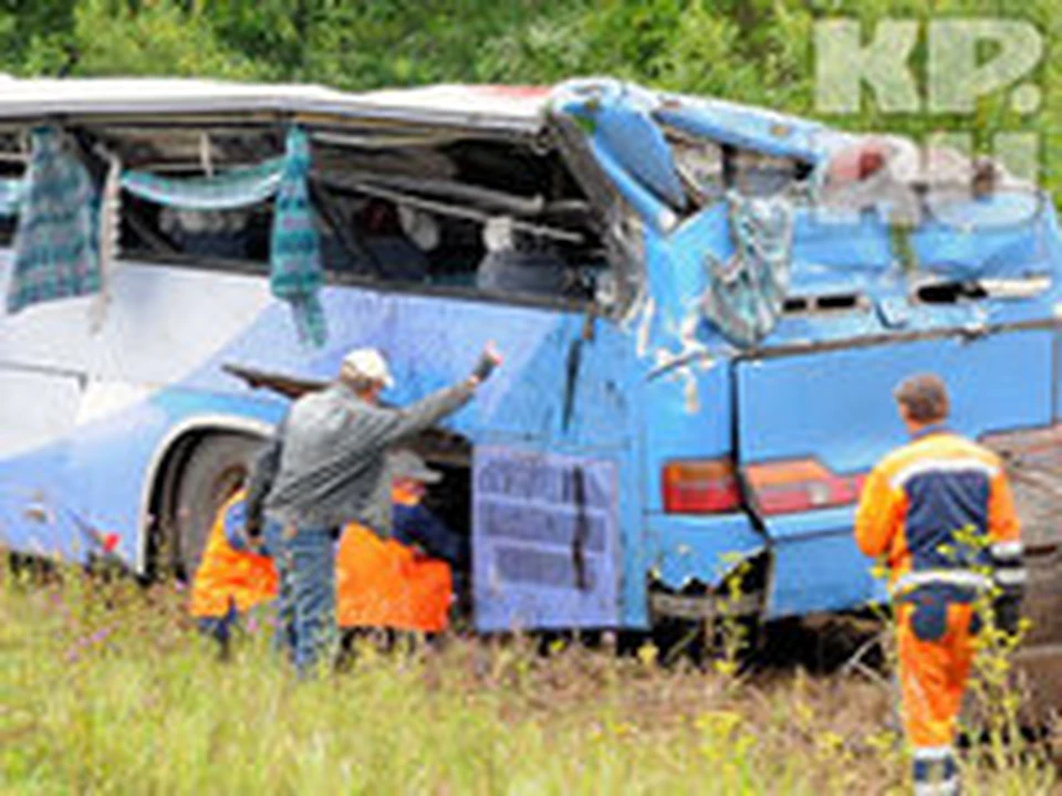 Авария рейсовый автобус. ДТП Кемерово Новосибирск автобус. Авария с автобусом Кемерово Новосибирск. Авария автобус межгород пони.