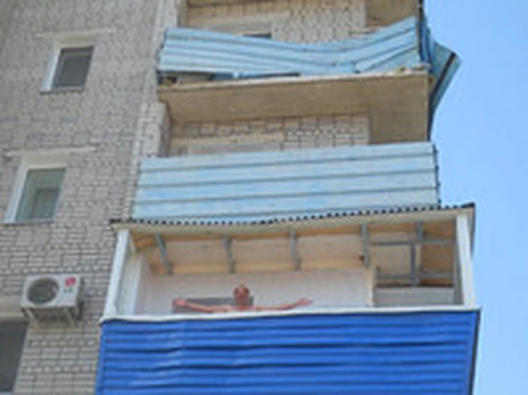 Строители отказываются ремонтировать балконы, разрушенные смерчем в Благовещенске