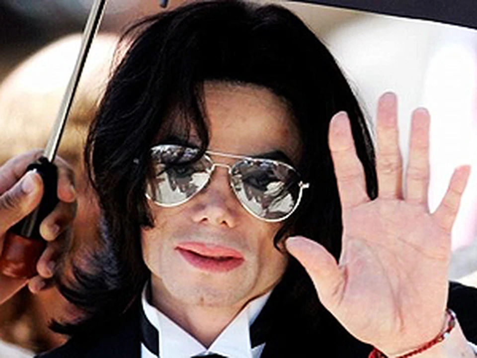 Отпечатки ступней и ладоней Майкла Джексона увековечат в Голливуде