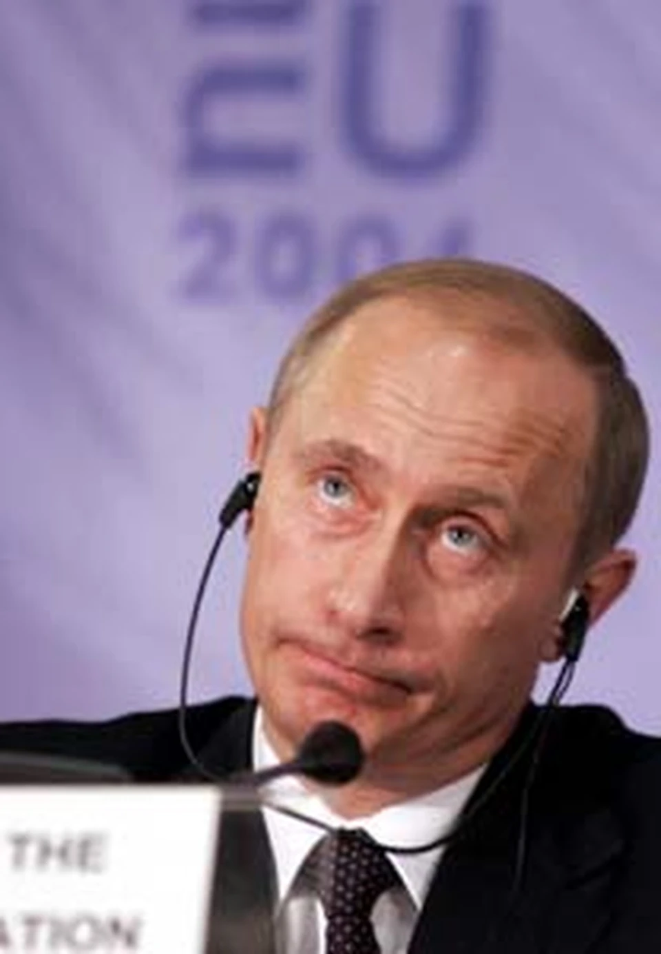 Наш президент пару раз передернул плечами, но «сбегать» от вопроса не стал.