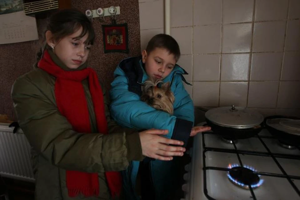 В 2006-м в Октябрьском построили новую котельную. И сразу ьыло ясно: весь поселок она не обогреет.