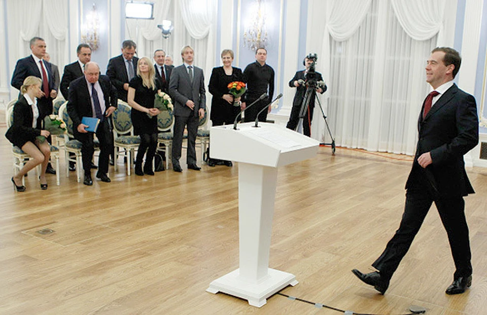 Дмитрий Медведев встретился с фигуристами, одержавшими победу в британском Шеффилде