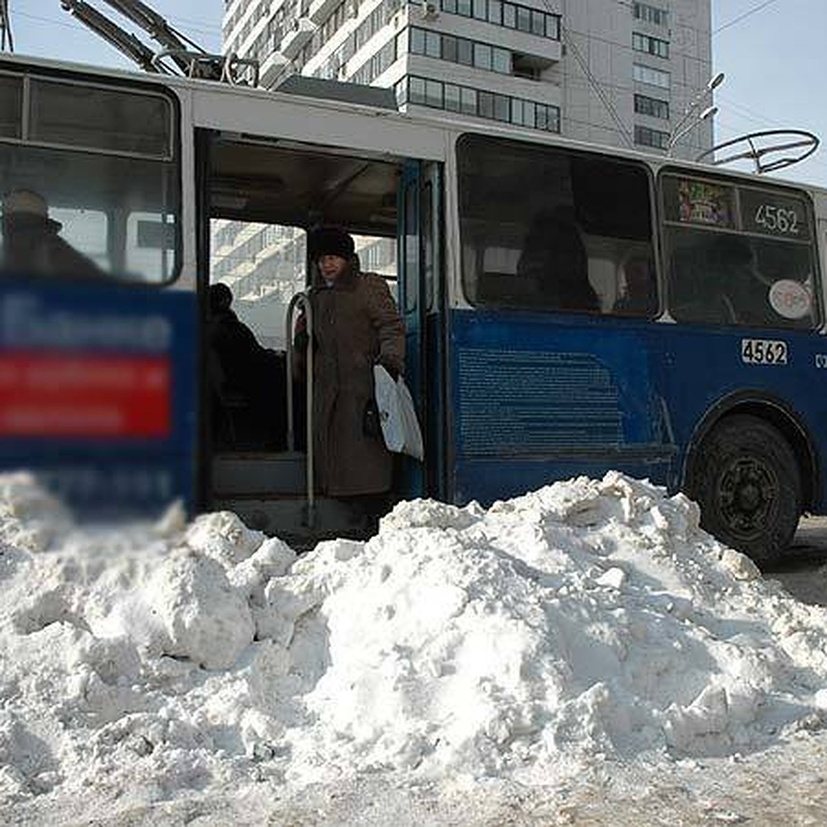 Из-за снегопада волгоградцы стали в два раза чаще попадать в аварии - KP.RU