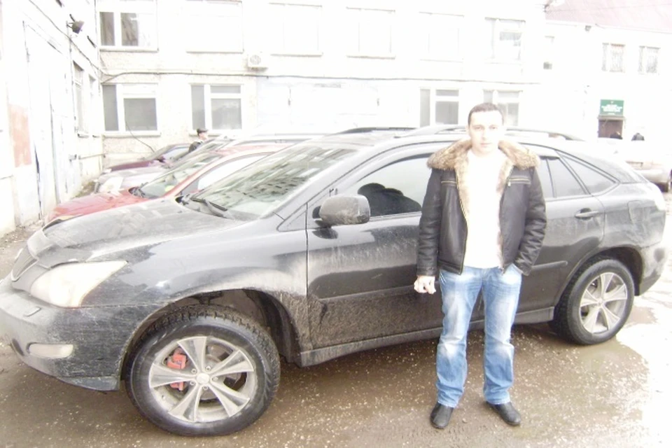 Сергей Крюков рядом со своим «Lexus`ом»