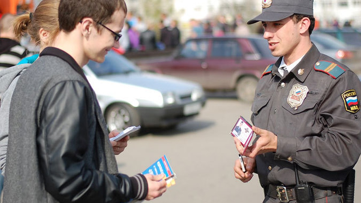 Как мы проверяли документы у белгородских полицейских - KP.RU