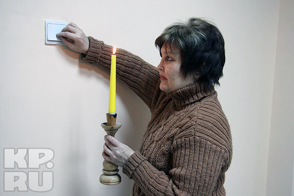 18 бригад - 49 человек и 17 единиц техники работают над ликвидацией аварии