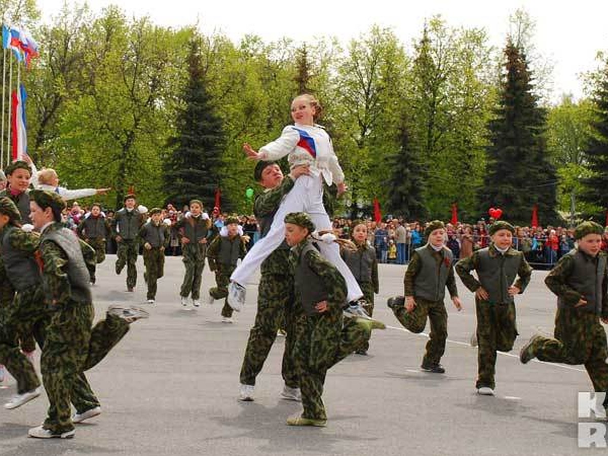 День Победы – 2012: горожан поздравит почтальон на мотоцикле и группа  «Сябры» - KP.RU