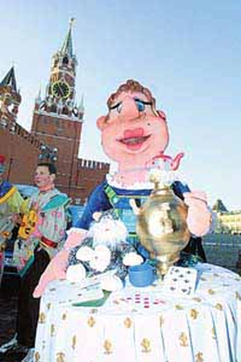 Так выглядел Васильевский спуск год назад.