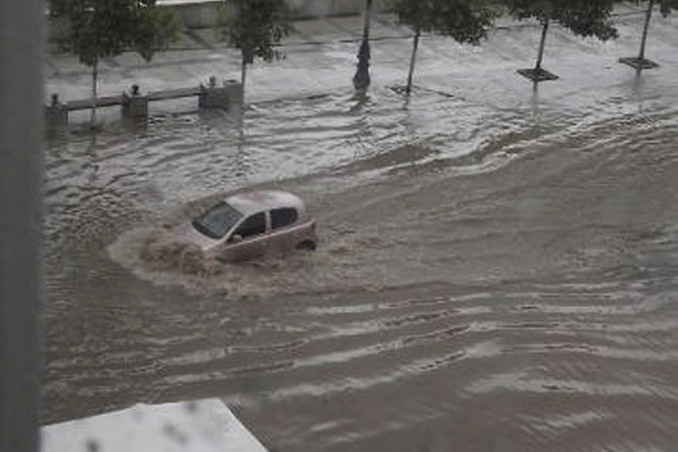Наводнение обрушилось на черноморское побережье в разгар турсезона